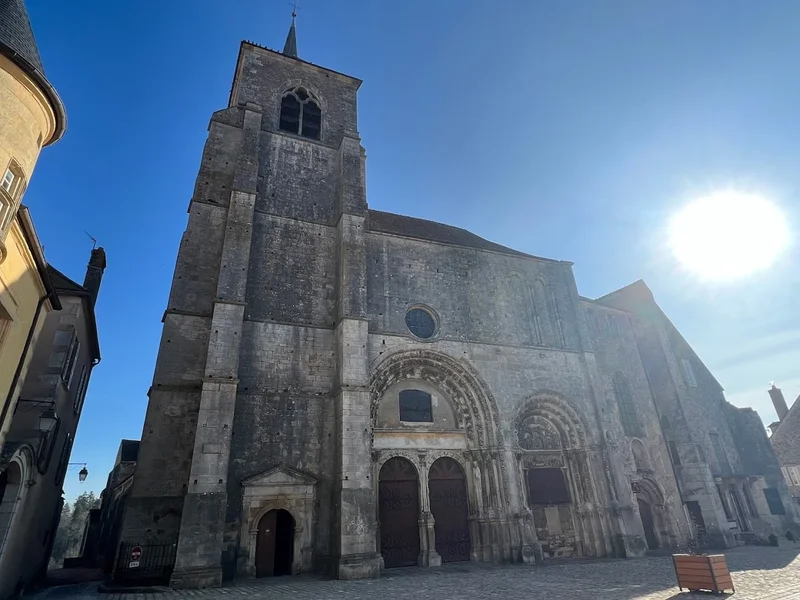 Collégiale Saint-Lazare
