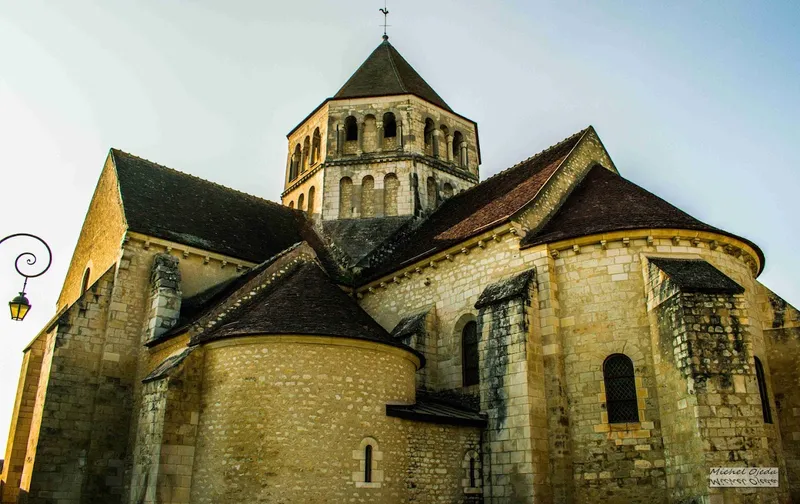 Église Saint-Cydroine de Laroche-Saint-Cydroine