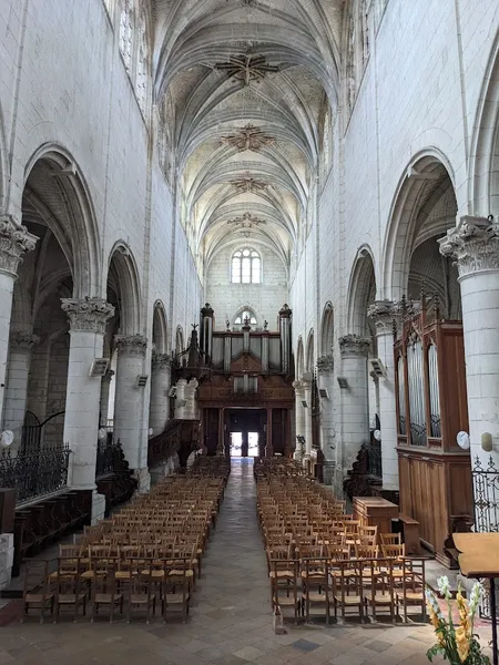 Église Saint-Pierre d'Auxerre