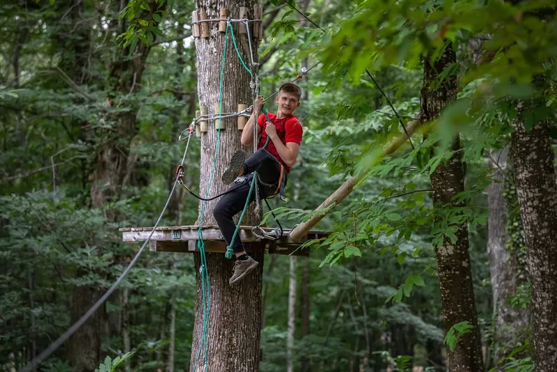 Lugny Acro - Parcours d'aventure en Bourgogne à 15 minutes de Mâcon