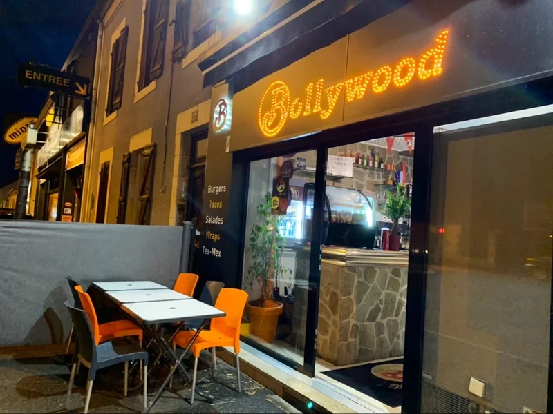 BOLLYWOOD SNACK BAR
