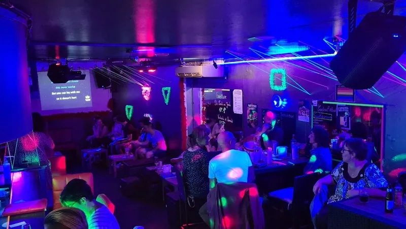L'HEXAGONE BAR