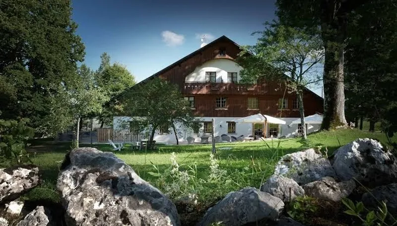 Hôtel Restaurant Le Tillau