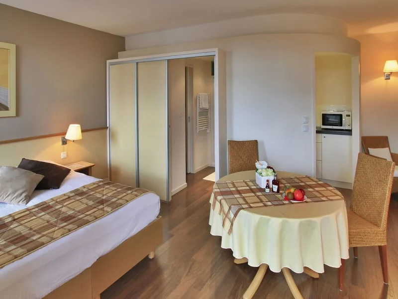 Hôtel CERISE Luxeuil Les Sources