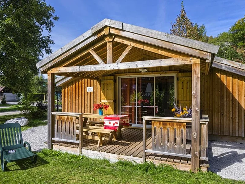 Domaine de Chalain - Location de chalets - Plage