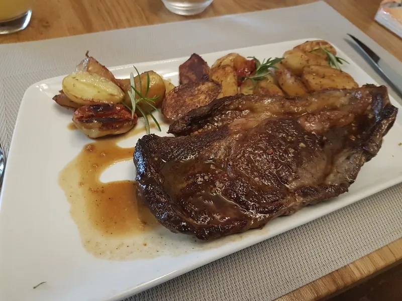 LÔ Restaurant