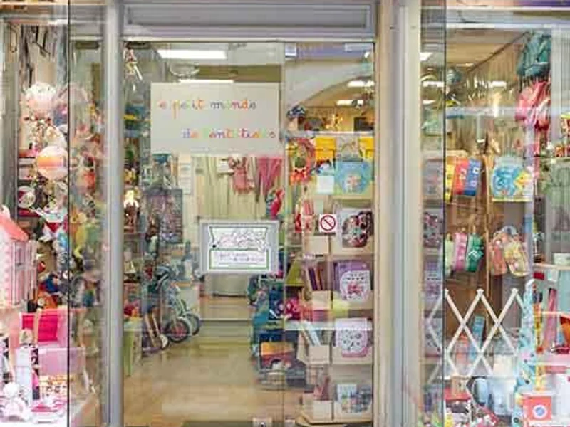 LE PETIT MONDE DE TENTATIONS