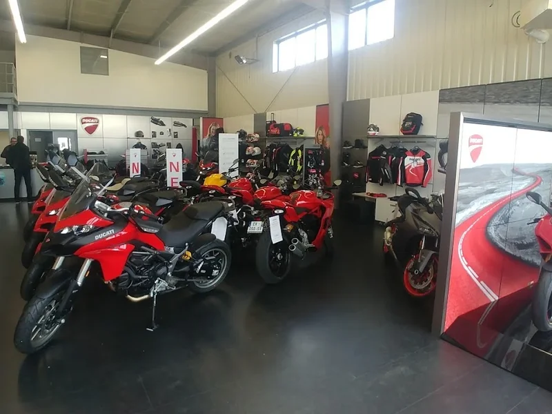 Meras Moto | Concessionnaire Ducati / Kawasaki / KTM
