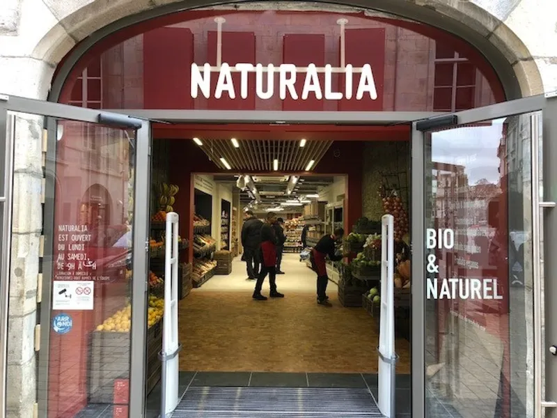 NATURALIA