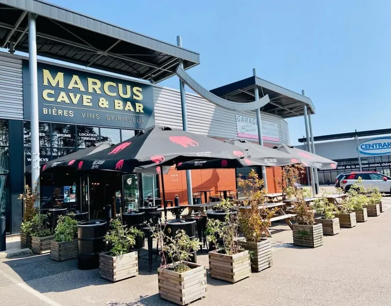 Marcus cave et bar