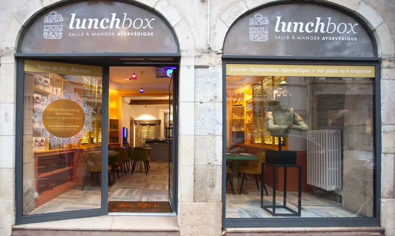 LunchBox, salle à manger végétarienne ayurvédique