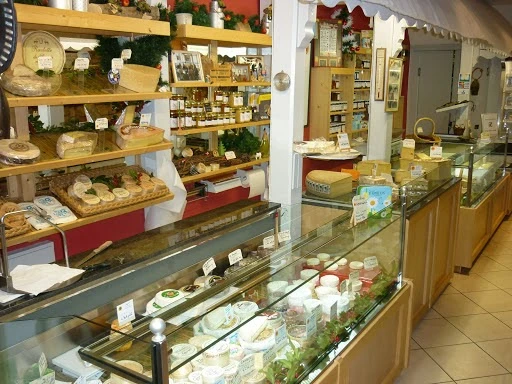 Les 13 Boutiques De Souvenirs De Tournus Sa ne et Loire les-13-boutiques-de-souvenirs-de-tournus-sa-ne-et-loire