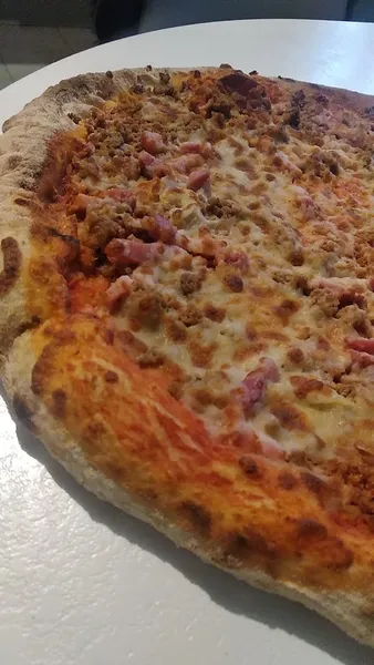 Distributeur de pizzas fraiches "au feu de bois"