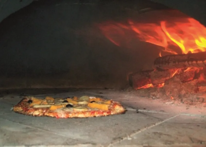 Pizza Hot au feu de bois