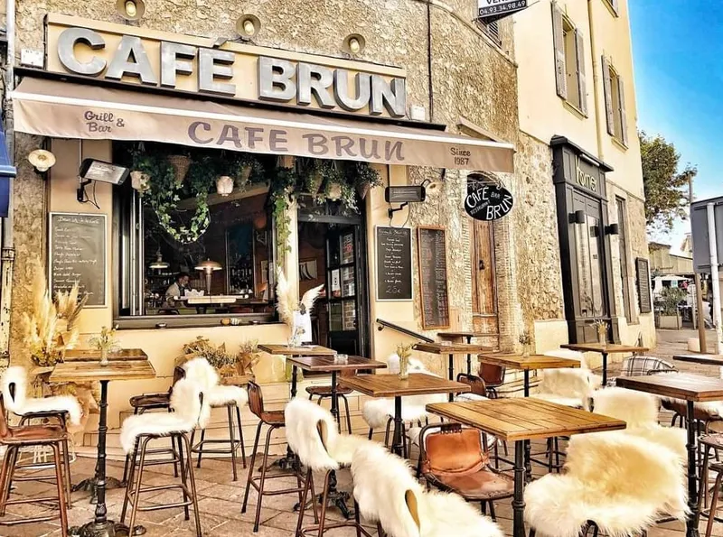 Le Café Brun