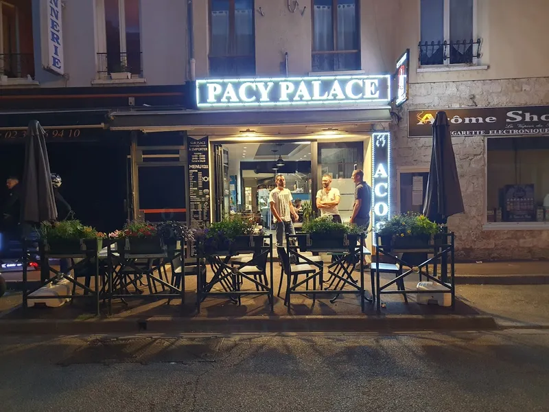 Pacy palace