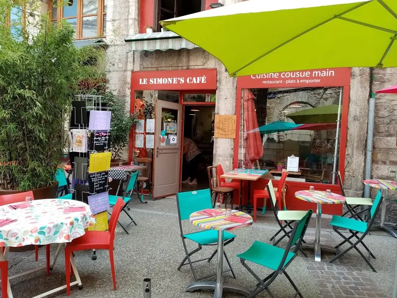 Le Simone'S Café