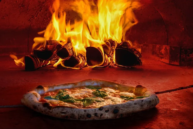 Pizza Myna - cuite au feu de bois 100% 🔥-