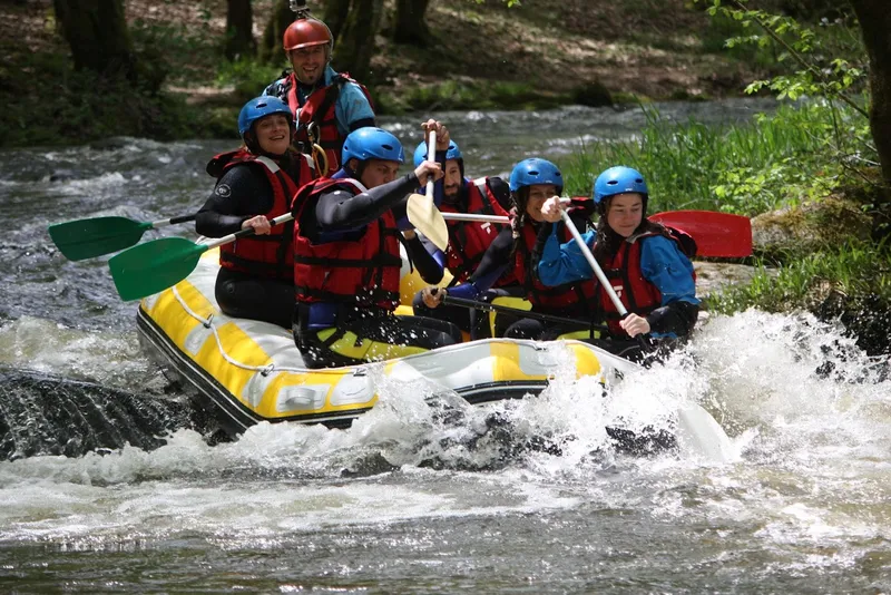 Adrénaline Rafting Morvan : Rafting, Hydrospeed, Canoé/Kayak-raft dans la Nièvre en Bourgogne. EVG/EVJF