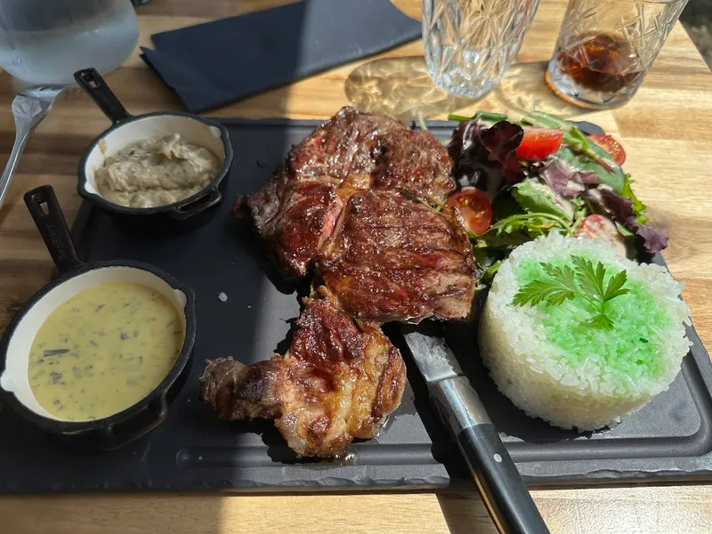 BarOn nouveau Restaurant grillades au feu de bois