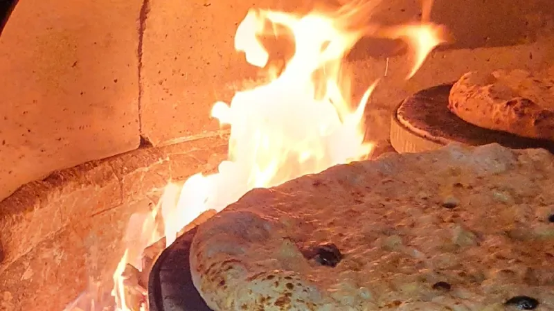 À Quoi Pizza au Feu de Bois Lançon-Provence