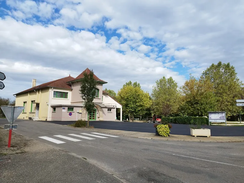 Salles Des Fêtes Des Savigny-en-Revermont