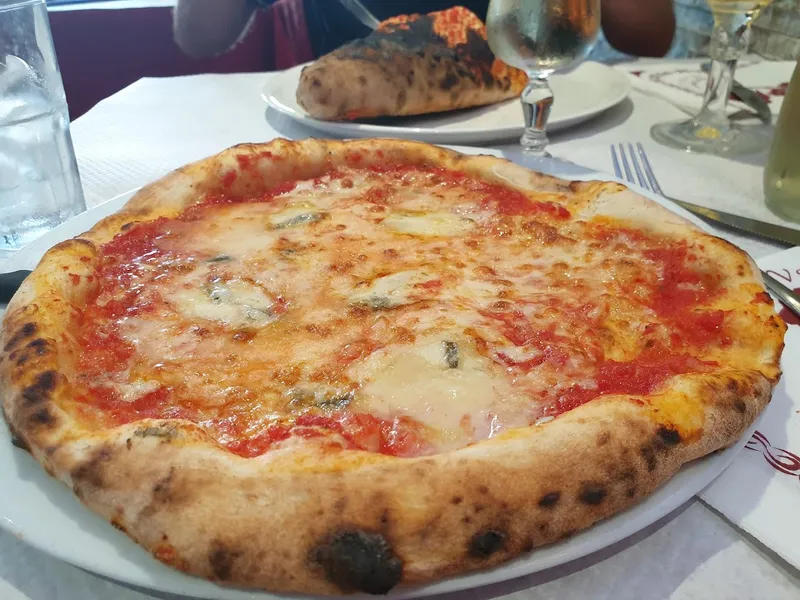 O'Vesuvio | Pizzas au feu de bois à Emporter