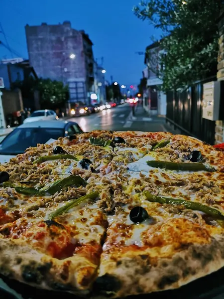 Woodtime - Pizzas Authentiques au Feu de Bois & Sandwichs (1 Pizza Achetée = 1 Pizza Offerte )