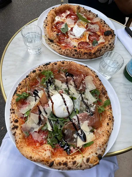 Mono - Restaurant - Pizza Napolitaine