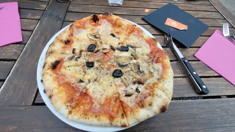 Favolsa Pizza