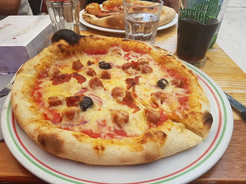 Vezzo Pizza