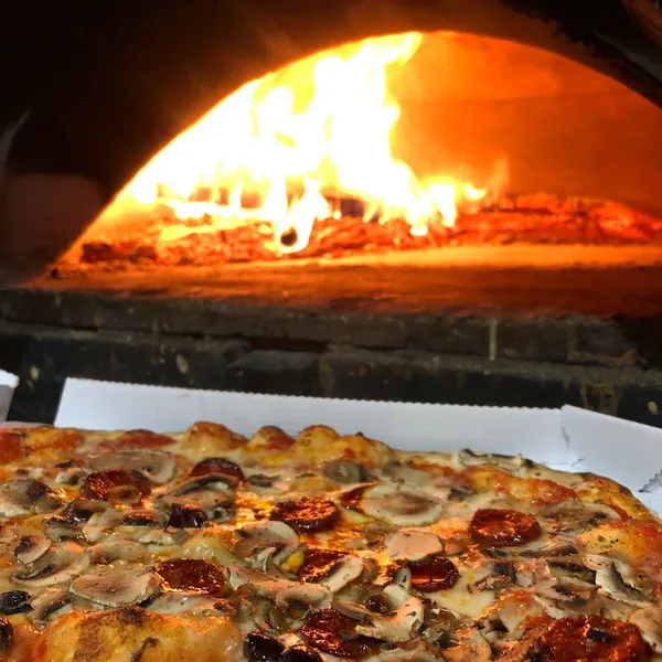 La pizza au feu de bois
