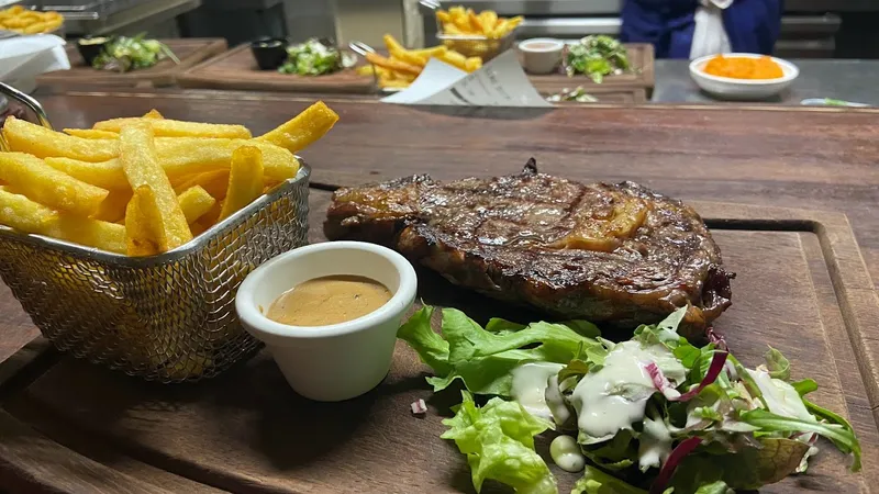 Le Bœuf sur le Grill | Restaurant de viandes, Grillades