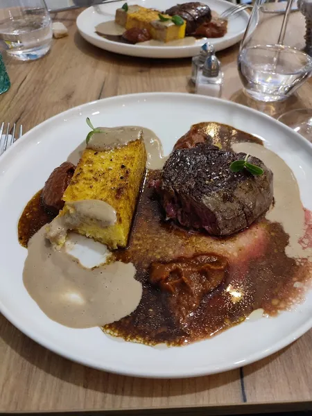 Le Six Bistrot