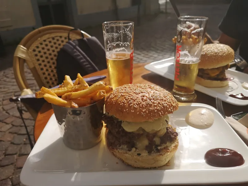 Mon Burger - Bar à Jeux