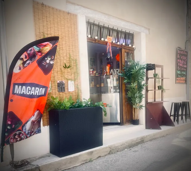 MACARON COFFEE SHOP
