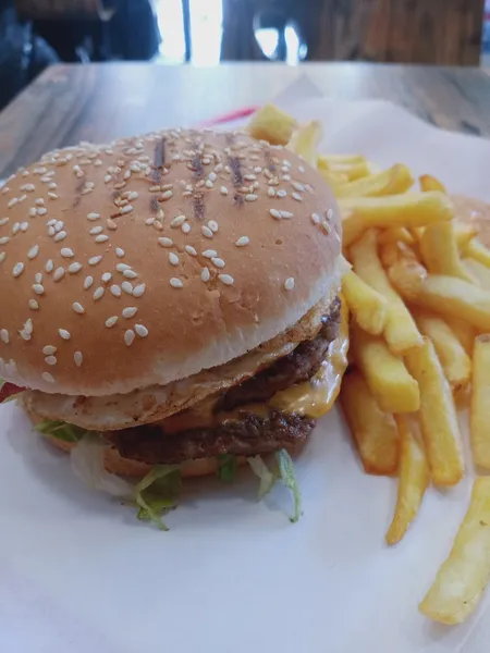 MAC Burger
