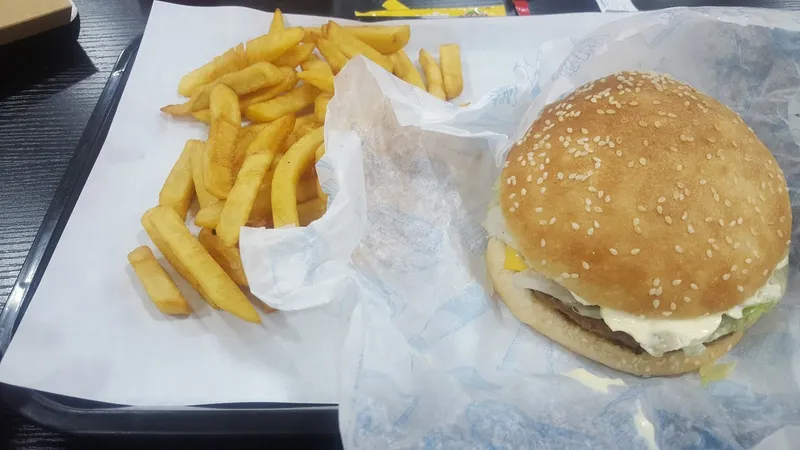 SAM - Burgers & Fried Chicken