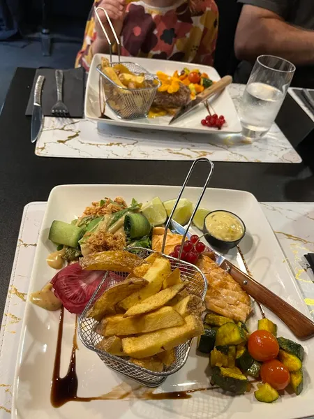 O 70 Restaurant Halal