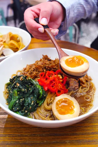 Ramen ton bol