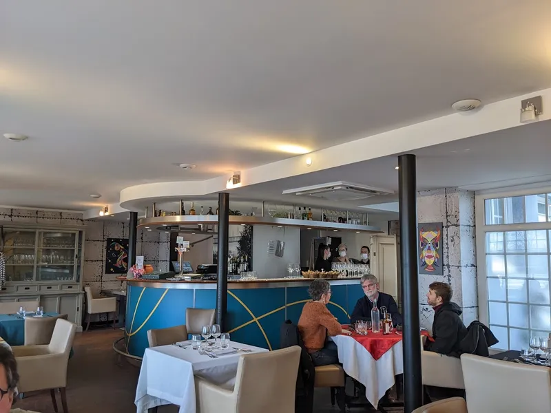 RESTAURANT LA PIERRE PERCEE
