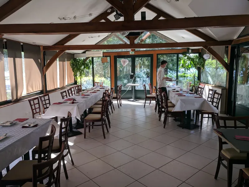 Le Chalet Des Etangs