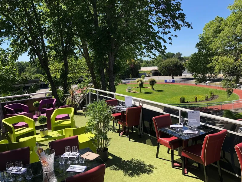 La Table De L'Hippodrome