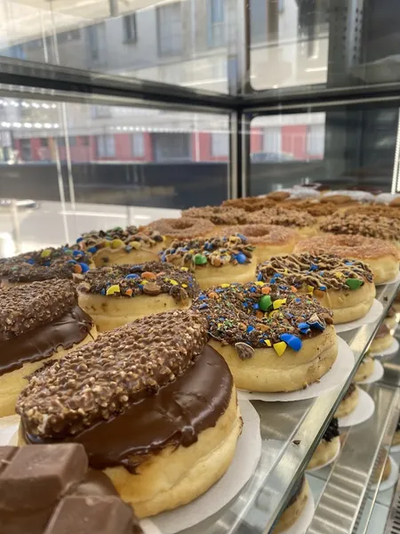ENJOY DONUTS