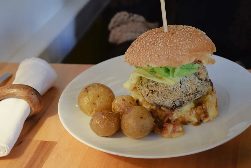 M'eating - Restaurant