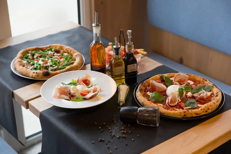 La Piazza Ristorante Pizzeria
