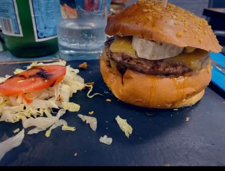 BENNY BURGER