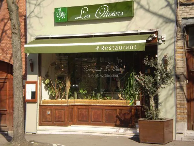Les Oliviers