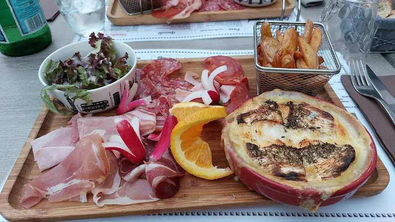 Restaurant - Trattoria - Le Point Chaud - Pizzeria