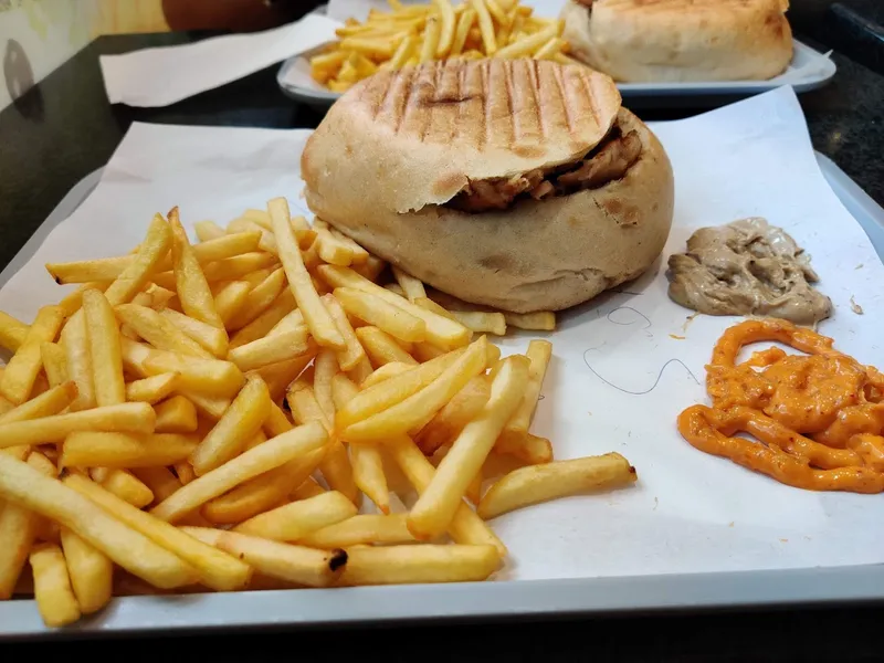 Le Bon Detour